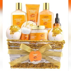 10 Pc Almond Milk & Honey Beauty & Personal Care Set